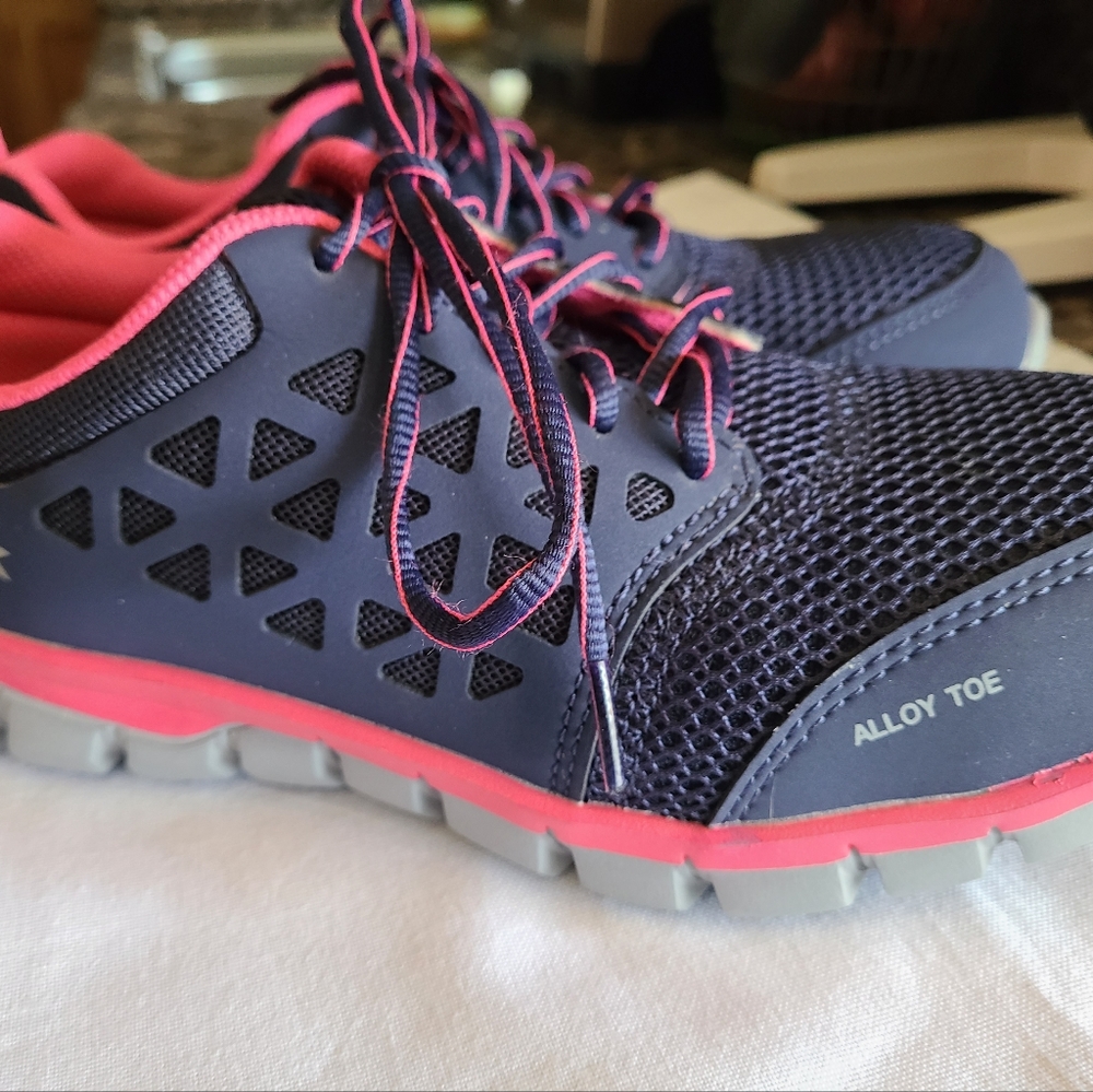 Reebok sublite work sneakers with alloy toe sz 7 W women